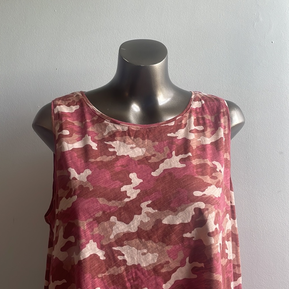 Red Camo Tank Top XXL Old Navy .